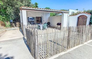 Les Cariatides 3 Holiday Home