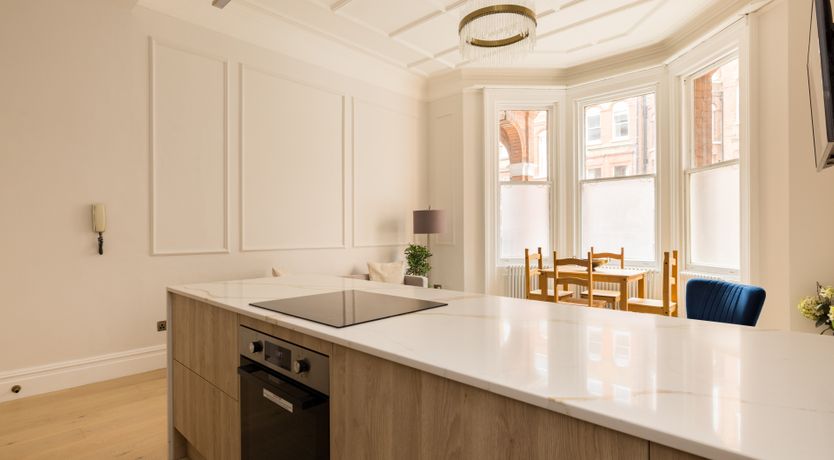 Photo of London Lovers