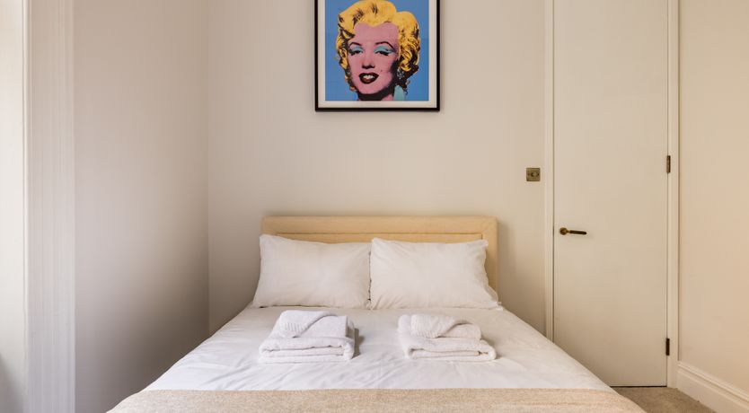 Photo of London Lovers