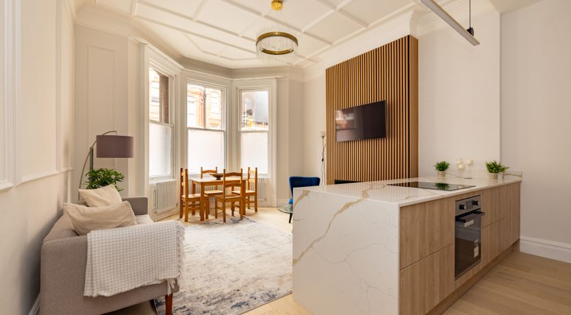 Photo of London Lovers