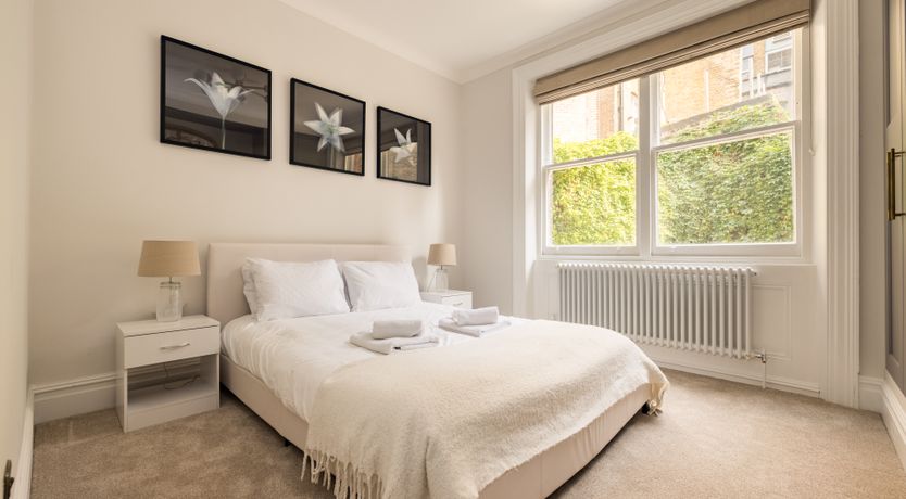 Photo of London Lovers