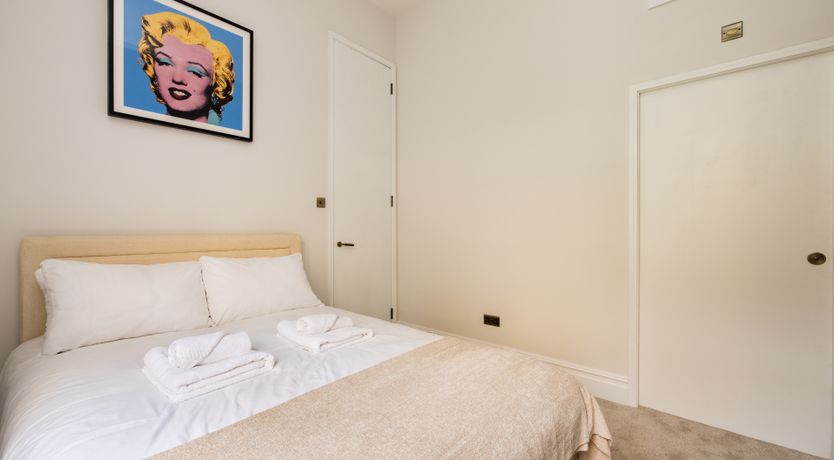 Photo of London Lovers