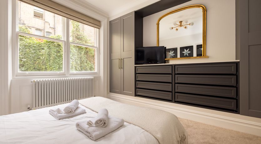 Photo of London Lovers