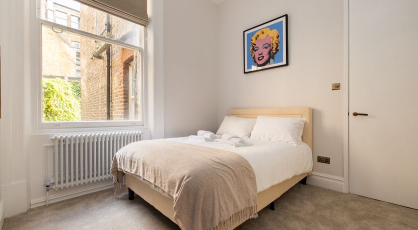 Photo of London Lovers