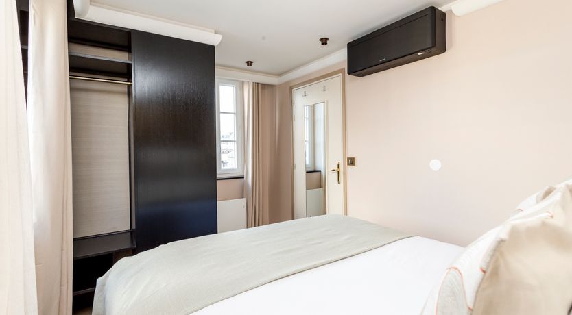 Photo of Brongniart & Beyond