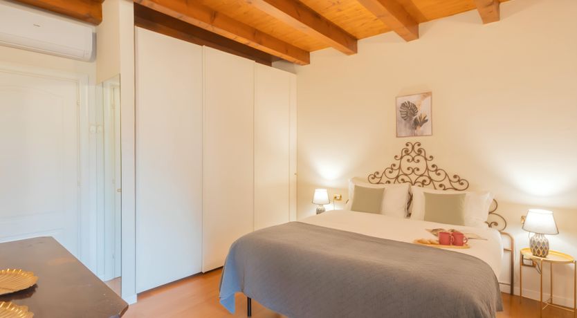 Photo of Como Calling