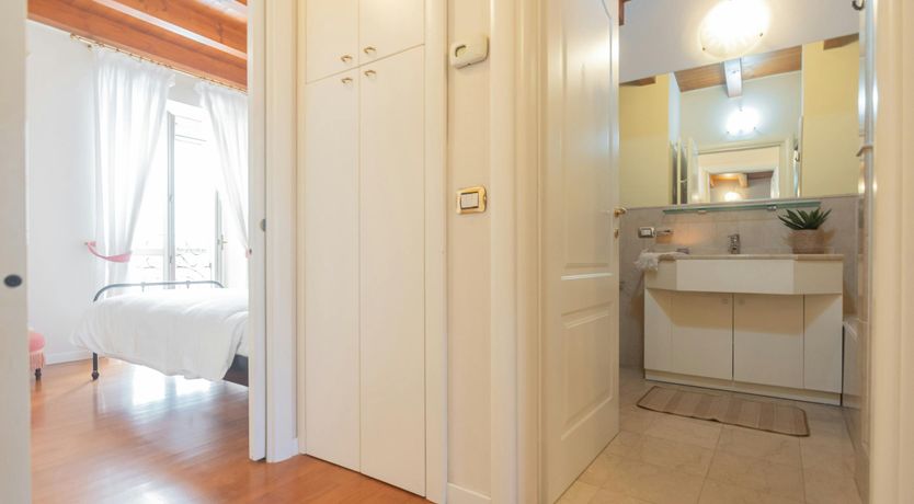 Photo of Como Calling