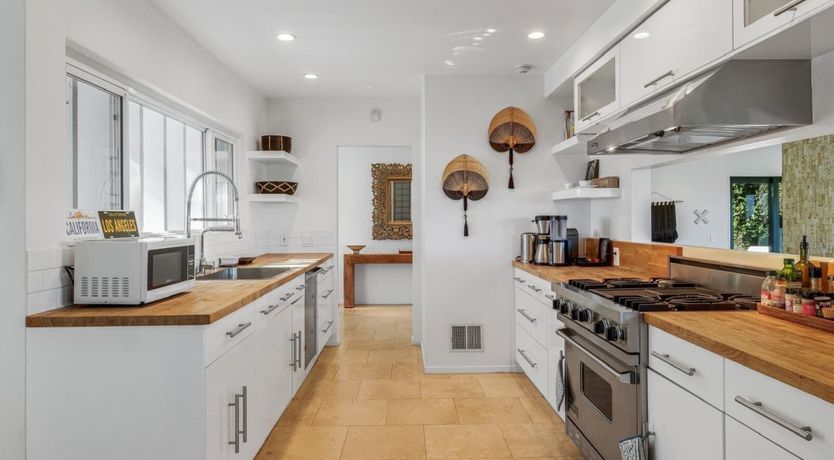 Photo of Golden Laurels