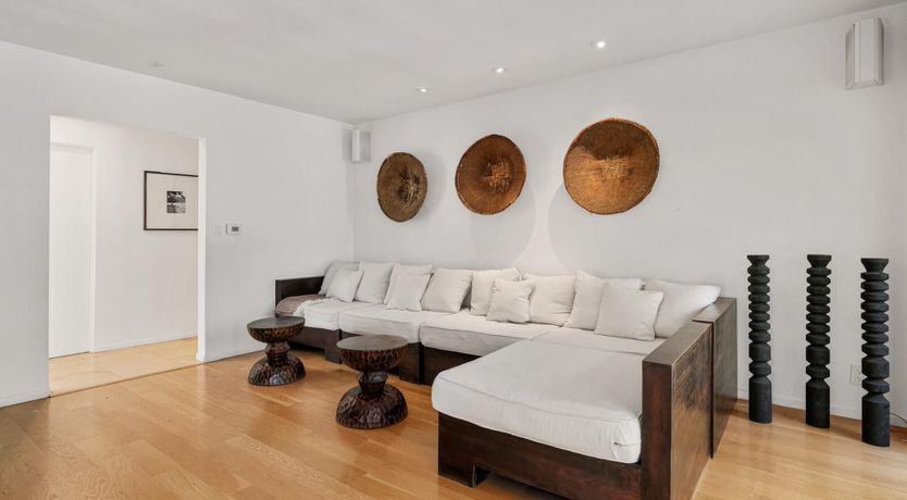 Photo of Golden Laurels