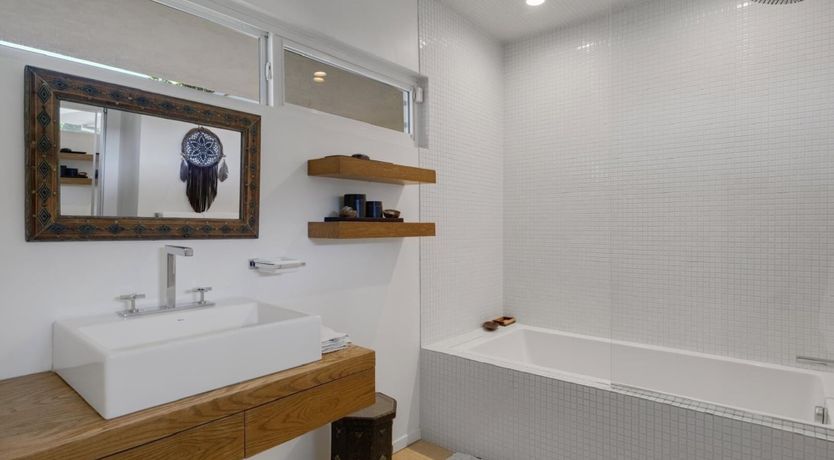 Photo of Golden Laurels