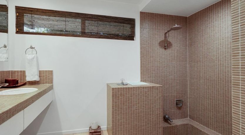 Photo of Golden Laurels