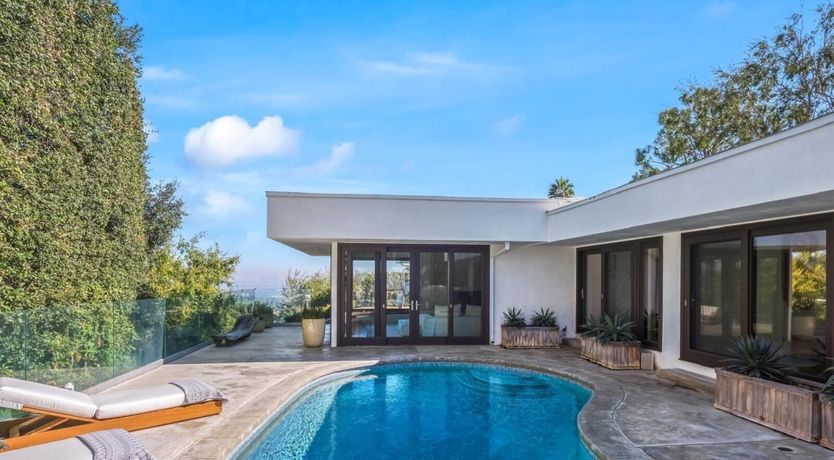 Photo of Golden Laurels