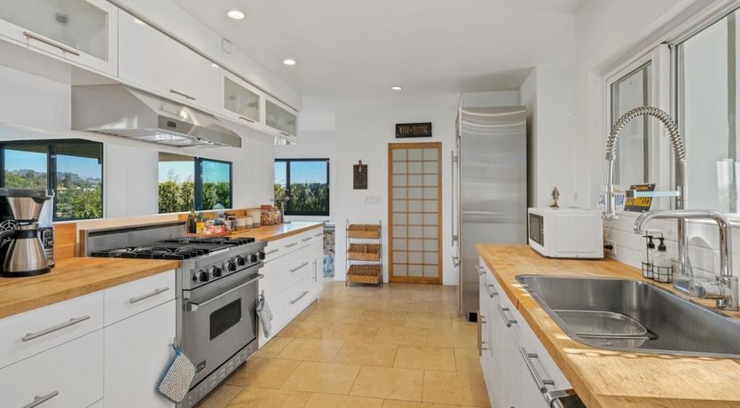 Photo of Golden Laurels