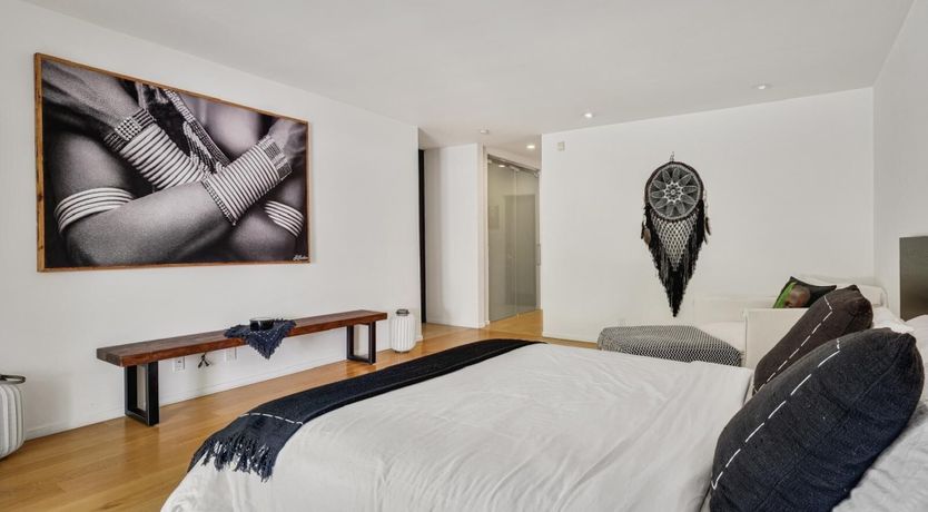 Photo of Golden Laurels