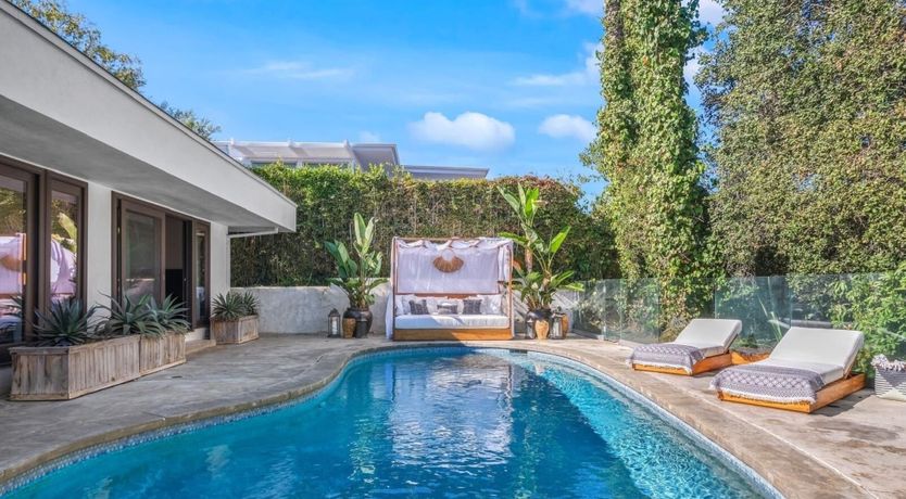 Photo of Golden Laurels