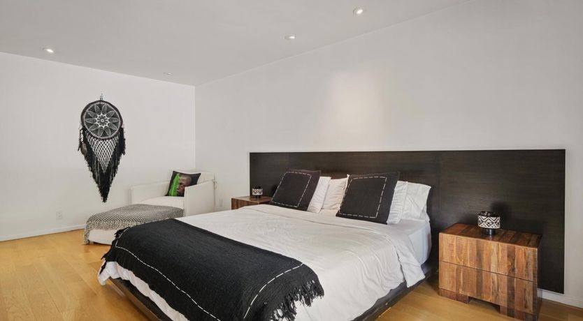 Photo of Golden Laurels