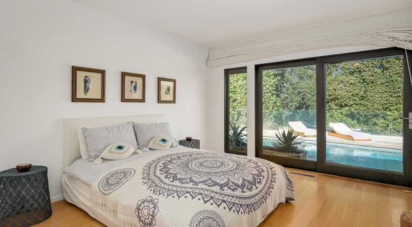 Photo of Golden Laurels