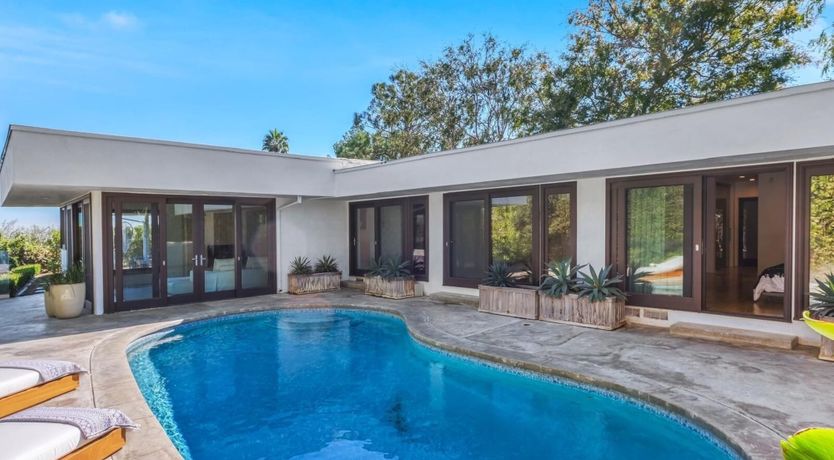 Photo of Golden Laurels