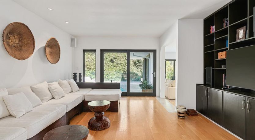 Photo of Golden Laurels