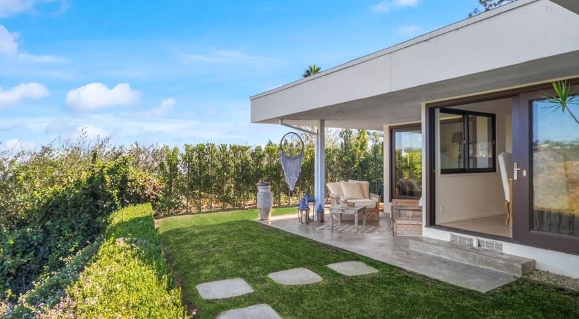 Photo of Golden Laurels