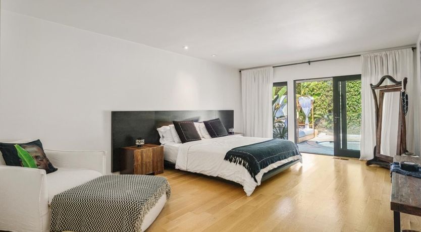 Photo of Golden Laurels