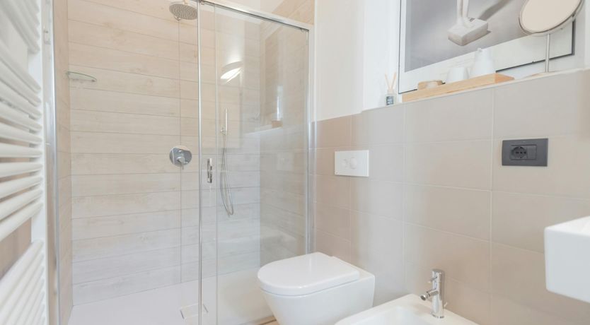 Photo of Lake Como Elegance