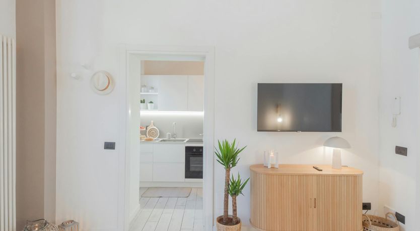 Photo of Lake Como Elegance