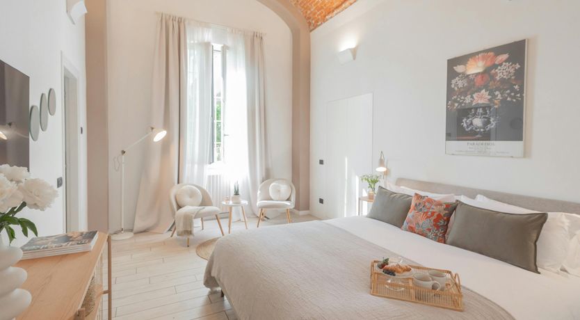 Photo of Lake Como Elegance