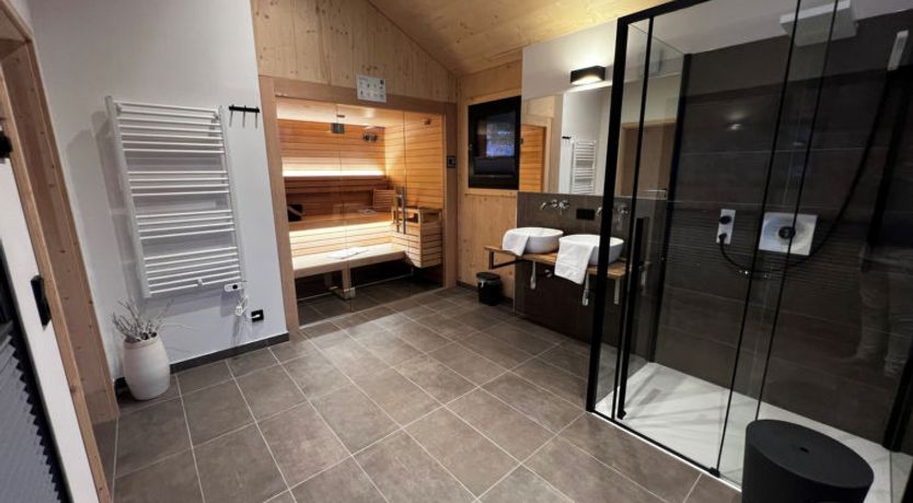 Photo of Superior #14 mit Sauna & Hot Tub Holiday Home 22