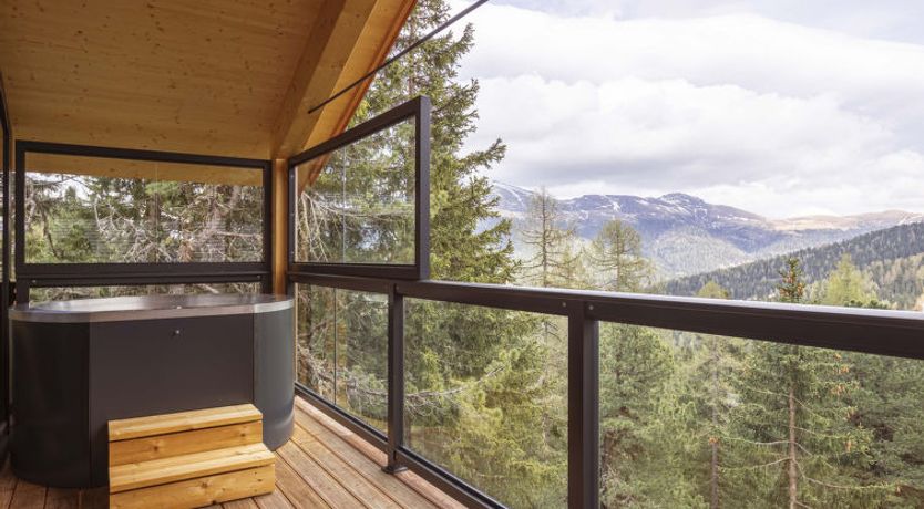 Photo of Superior #16 mit Sauna & Hot Tub Holiday Home 24