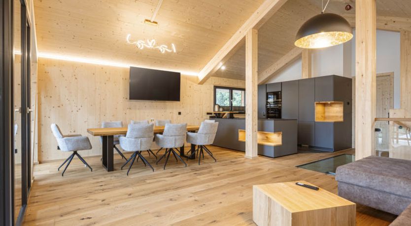 Photo of Superior #10 mit Sauna & Hot Tub Holiday Home 18