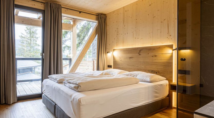 Photo of Superior #10 mit Sauna & Hot Tub Holiday Home 18