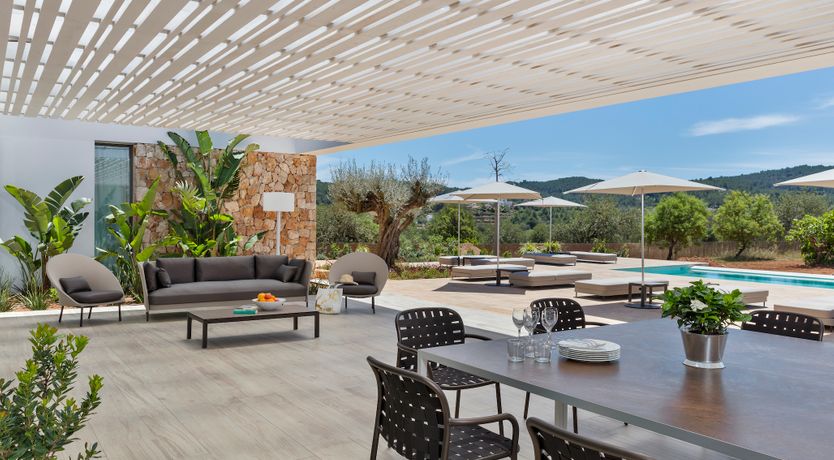 Photo of Alabaster Glimmer