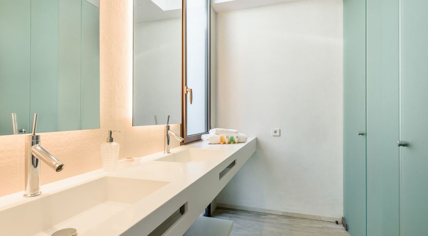 Photo of Alabaster Glimmer