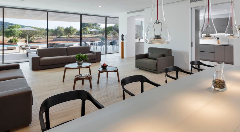 Photo of Alabaster Glimmer