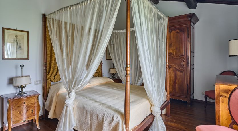 Photo of A Golden Crown