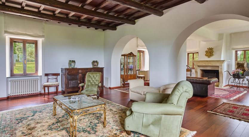 Photo of A Golden Crown