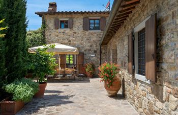 Vineyards & Stone Holiday Home