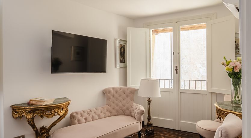 Photo of Charming & Contemporary