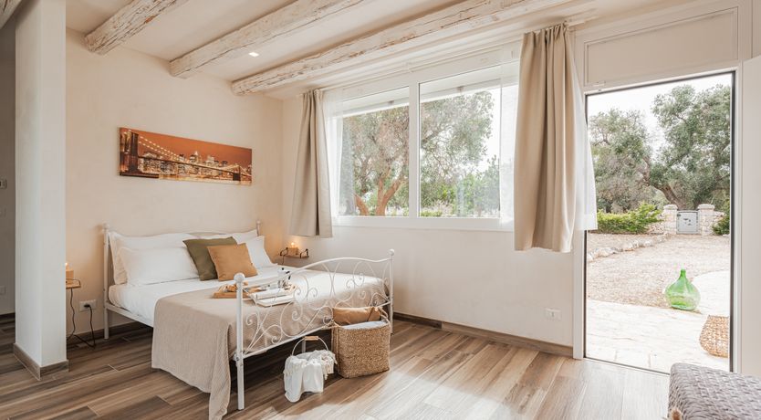 Photo of Taupe & Trullo