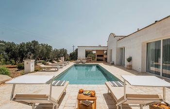 Taupe & Trullo Holiday Home