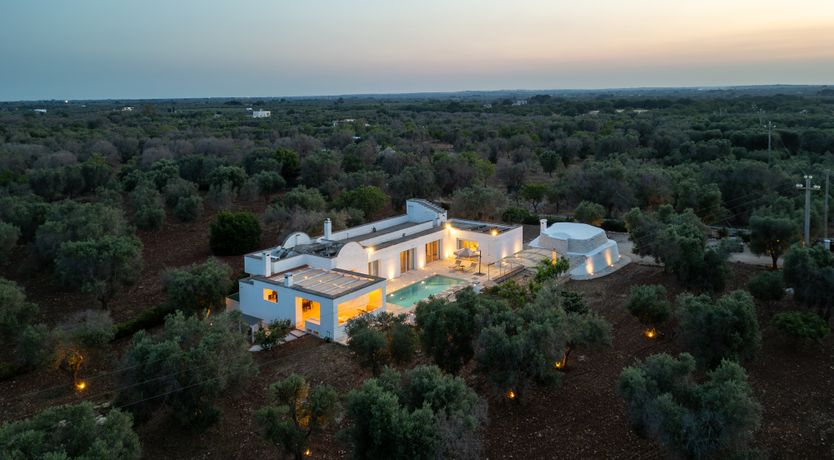 Photo of Taupe & Trullo