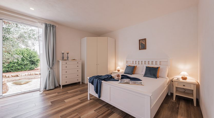 Photo of Taupe & Trullo