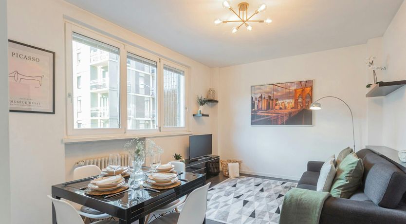 Photo of Como Living