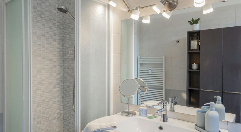 Photo of Como Living