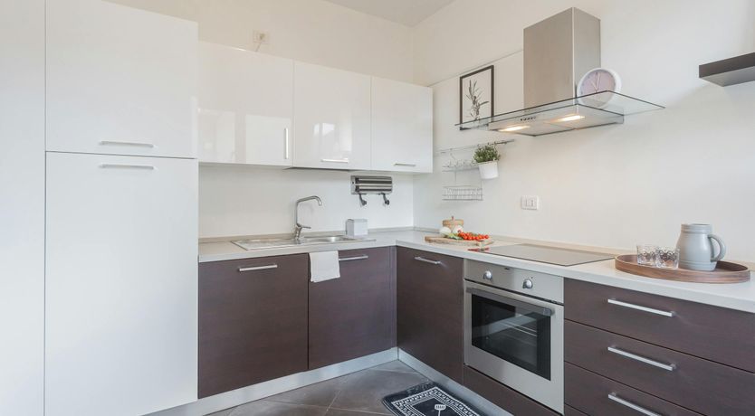 Photo of Como Living