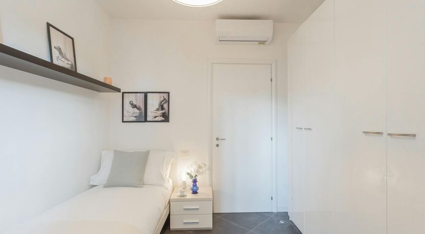 Photo of Como Living