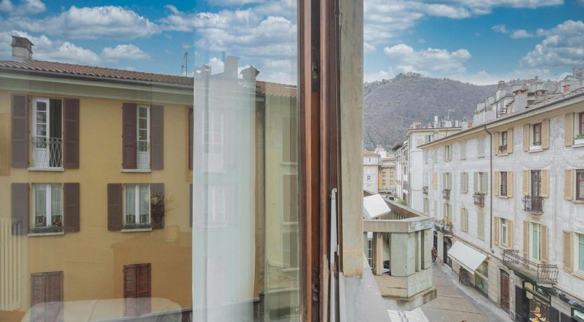 Photo of Garibaldi Gaze