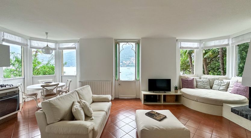 Photo of Lake Como Delight