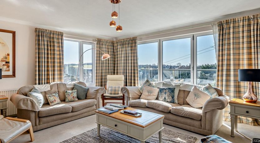 Photo of 5 Bed in Grange-over-sands